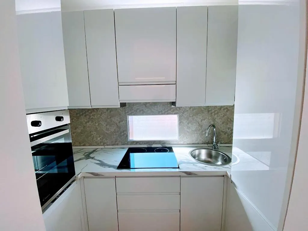 Your Spacious & Lovely Home -4 Queen Bed- Milan Italy