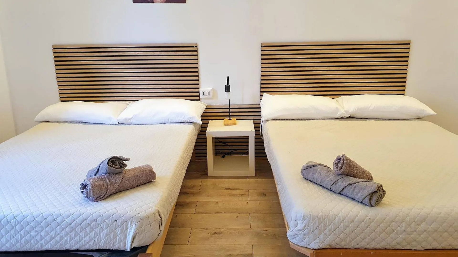 Apartment Your Spacious & Lovely Home -4 Queen Bed- Milan
