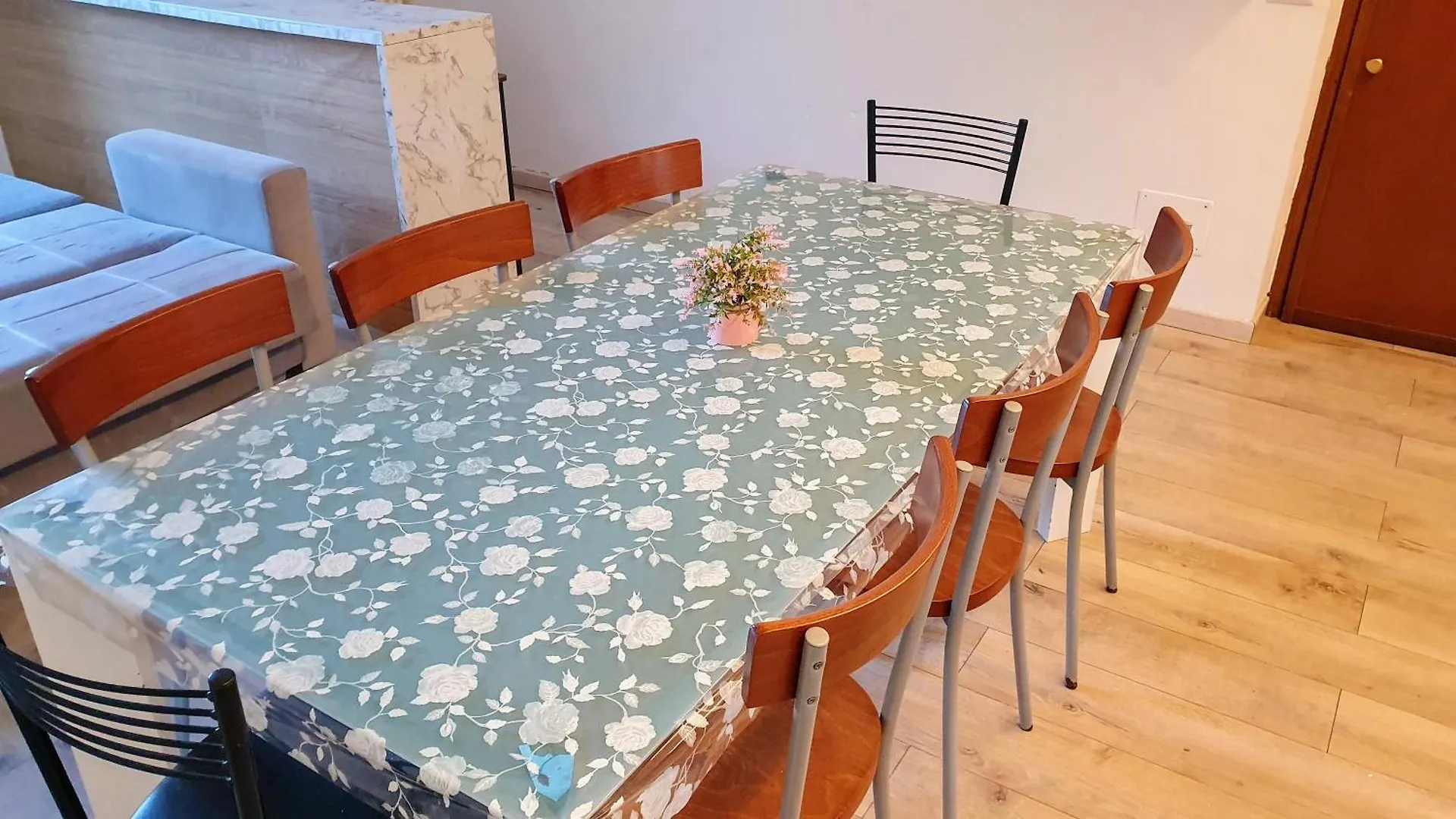 Your Spacious & Lovely Home -4 Queen Bed- Milan Apartment